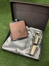 Load image into Gallery viewer, Personalized Leather Flask for Men, Hip Flask, Groomsman Gift, Wedding Flask, Boyfriend Gift, Best Man Gift