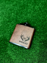 Load image into Gallery viewer, Personalized Leather Flask for Men, Hip Flask, Groomsman Gift, Wedding Flask, Boyfriend Gift, Best Man Gift