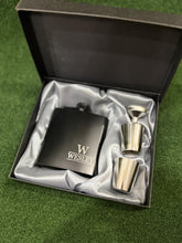 Load image into Gallery viewer, Personalized Leather Flask for Men, Hip Flask, Groomsman Gift, Wedding Flask, Boyfriend Gift, Best Man Gift