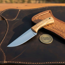 Load image into Gallery viewer, Wildcat Drop Point Skinner with Natural Wood Handle