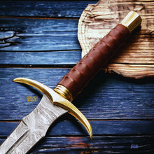 Load image into Gallery viewer, Damascus Kingslayer Arming Sword with Leather sheath-904