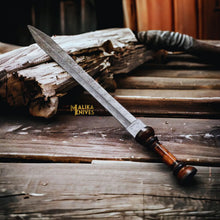 Load image into Gallery viewer, Damascus Gladiator sword with Leather sheath-905