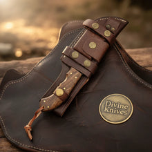 Load image into Gallery viewer, Rosewood Hammer Forged Gut Hook Tracker with Heavy Textured Blade