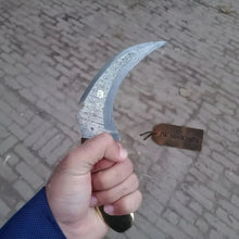 Load image into Gallery viewer, Damascus karambit knife..