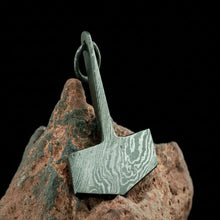 Load image into Gallery viewer, Damascus thor's hammer Pendant with Wood Grain Steel