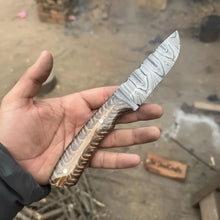 Load image into Gallery viewer, 7.5-Inch Damascus Puukko Fixed Blade Knife with Pinecone Epoxy Resin Handle