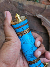 Load image into Gallery viewer, Turquoise Handle Damascus Dagger Set with Brass Bolsters