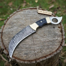 Load image into Gallery viewer, Damascus Steel Karambit 5 Inch Curved Blade Durable Full Tang Design