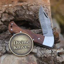Load image into Gallery viewer, Rosewood Handle Damascus Knife with Steel Bolster and Leather Sheath