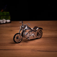 Load image into Gallery viewer, ROADWAY FANTASY HARLEY MOTORCYCLE