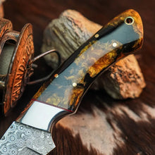 Load image into Gallery viewer, 8.3" Handmade Damascus Hunting Knife – Full Tang Resin Handle