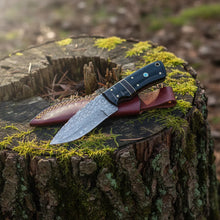 Load image into Gallery viewer, Damascus Hunting Knife Bull Horn Handle Compact