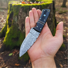 Load image into Gallery viewer, Damascus Hunting Knife Bull Horn Handle Compact