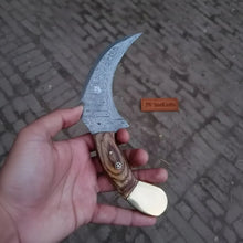 Load image into Gallery viewer, Damascus karambit knife..