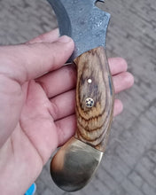 Load image into Gallery viewer, Damascus karambit knife..