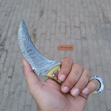 Load image into Gallery viewer, Handmade Custom Du Hoc Karambit Knife.
