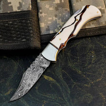 Load image into Gallery viewer, Damascus San Mai Hunting Knife with Resin Handle