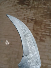 Load image into Gallery viewer, Karambit Knife with Black horn and Stainless steel handle.