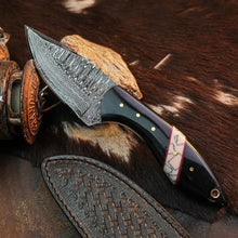 Load image into Gallery viewer, 7.8" Handmade Damascus Bushcraft Knife – Full Tang Resin Handle &amp; Sheath