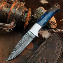Load image into Gallery viewer, 8.8" Handmade Damascus Bushcraft Knife – Full Tang Resin Handle &amp; Sheath