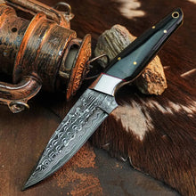 Load image into Gallery viewer, 8.8" Handmade Damascus Bushcraft Knife – Full Tang Resin Handle &amp; Sheath