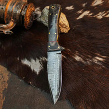 Load image into Gallery viewer, 8.8" Handmade Damascus Hunting Knife – Full Tang Resin Handle &amp; Sheath