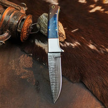 Load image into Gallery viewer, 8.8" Handmade Damascus Bushcraft Knife – Full Tang Resin Handle &amp; Sheath