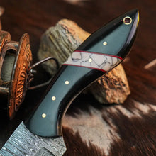 Load image into Gallery viewer, 7.8" Handmade Damascus Bushcraft Knife – Full Tang Resin Handle &amp; Sheath
