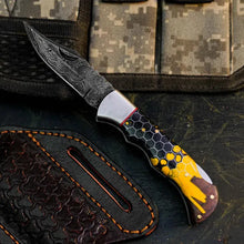 Load image into Gallery viewer, Damascus San Mai Hunting Knife with Wood &amp; Resin Handle